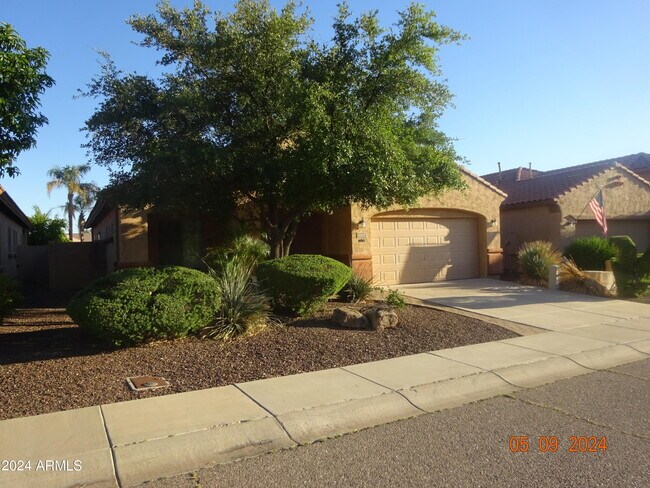 Building Photo - 5209 W Molly Ln