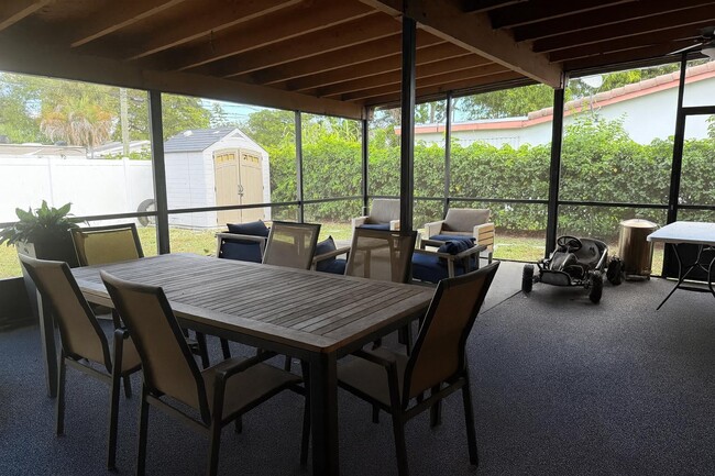 Building Photo - 4205 Hayes St