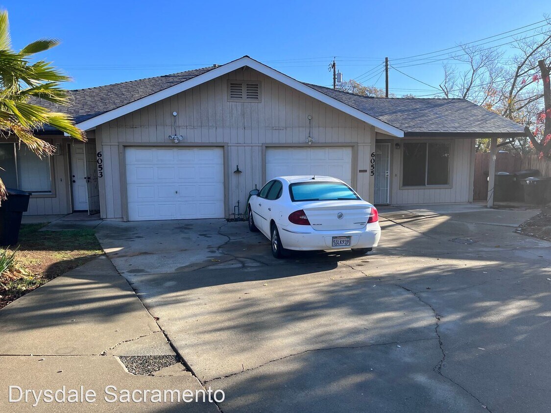 3 br, 2 bath House 6055 Woodminster Circle House Rental in