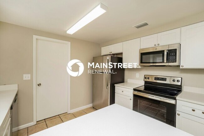 Foto del edificio - 3 Bedroom Pet-Friendly Home in TAMPA, FL with Main Street Renewal