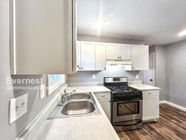 Foto del edificio - 738 N Montgomery St