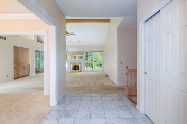 Building Photo - 318 Cookshire Ln