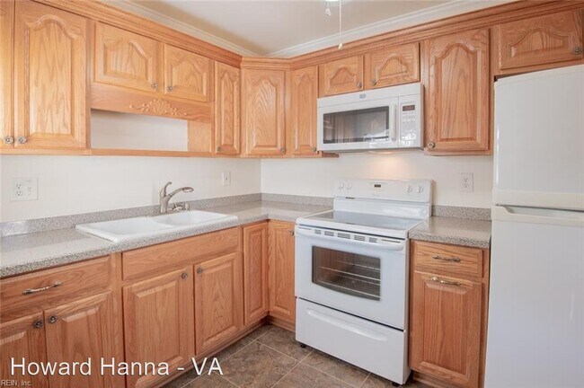 Building Photo - 3 br, 1 bath House - 2933 Saturn Street
