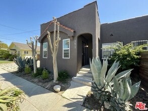 Building Photo - 2672 Cimarron St