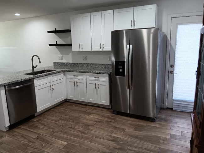 Foto del edificio - 2138 W Madison St