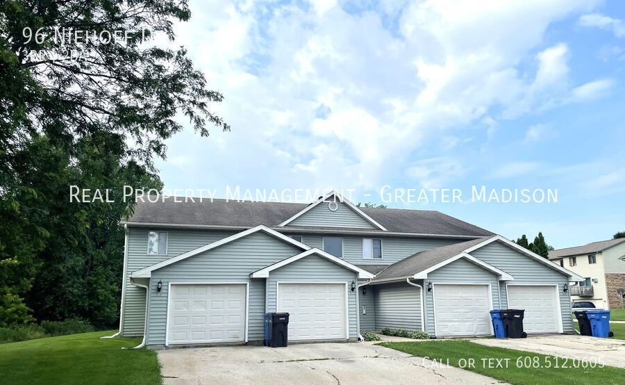 Primary Photo - Large 3 bedroom with 2 full baths and an a...