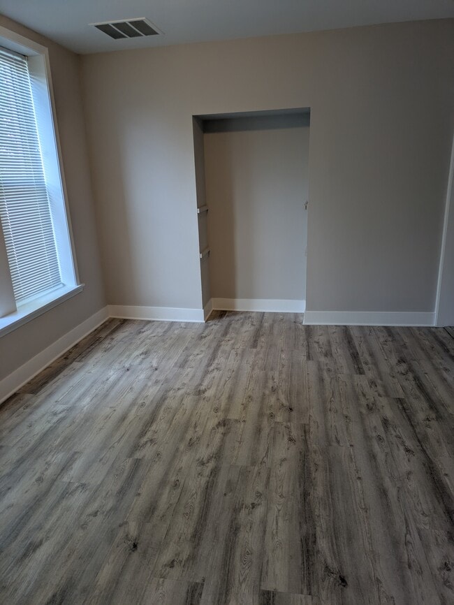 Dining Room - 2756 W Monroe St