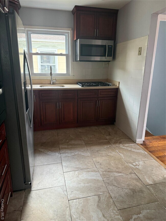 Building Photo - 147-29 227th St