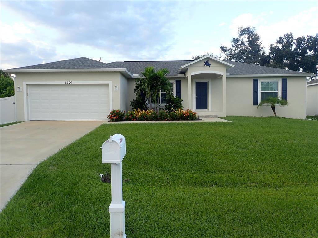 Foto principal - 11200 Chalet Ave