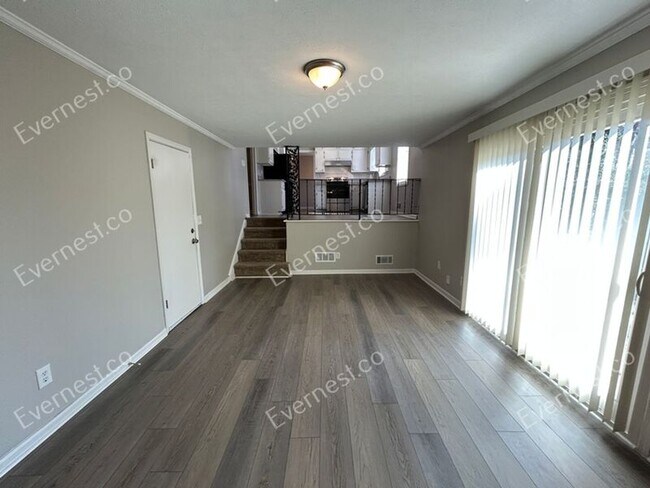 Building Photo - 4049 Northstrand Dr