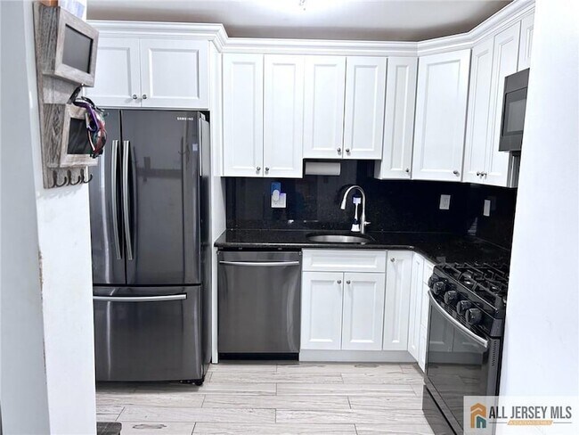 Foto del edificio - 532 Cricket Ln