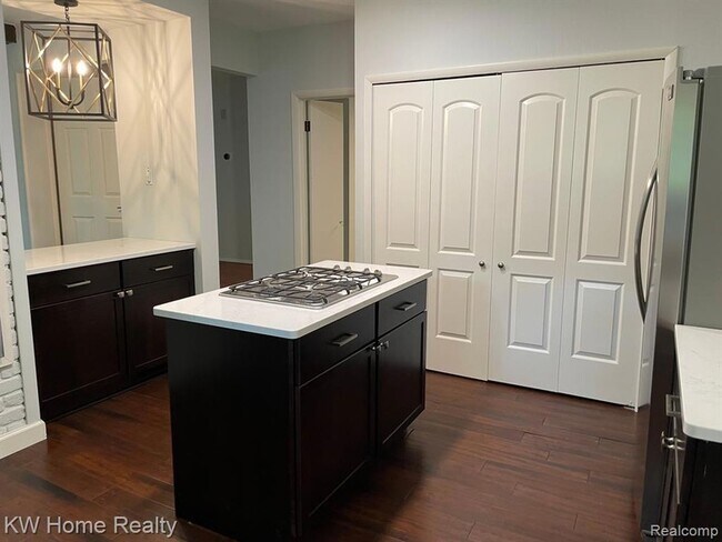 Foto del edificio - 32203 Olde Franklin Dr