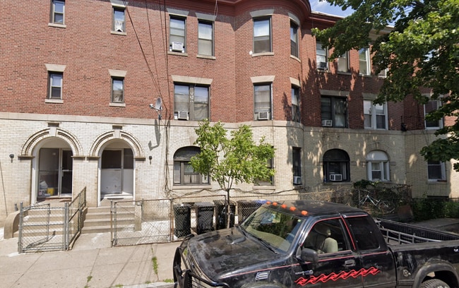 Building Photo - 62 Empire St