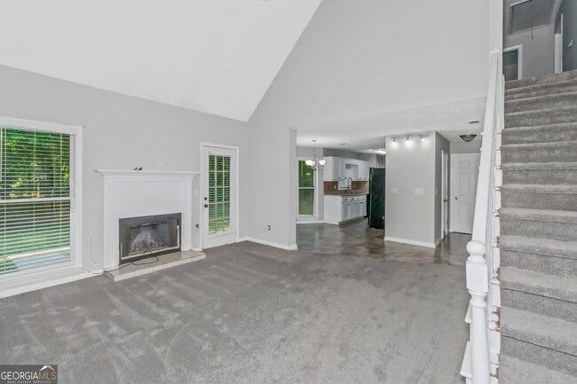 Building Photo - 25 Fox Chase
