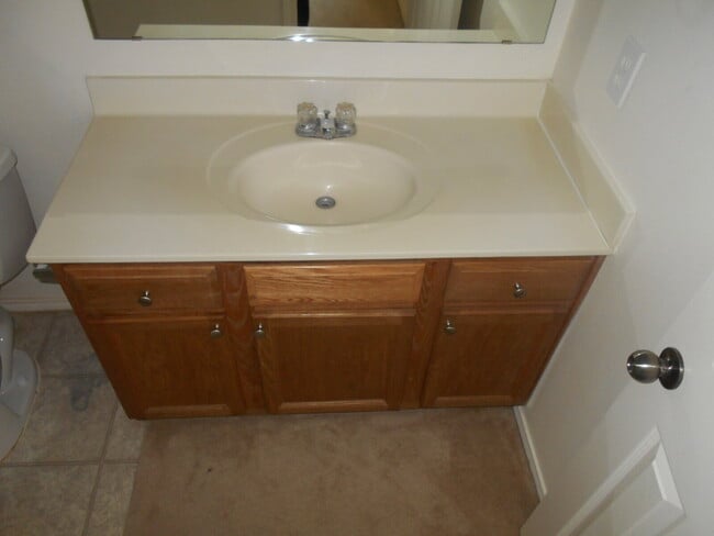 Foto del edificio - 521 N Juneau Ave