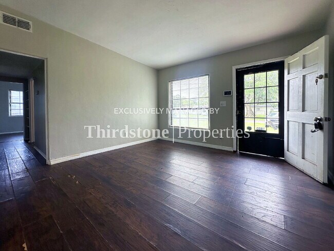 Foto del edificio - 1803 Wofford Ave