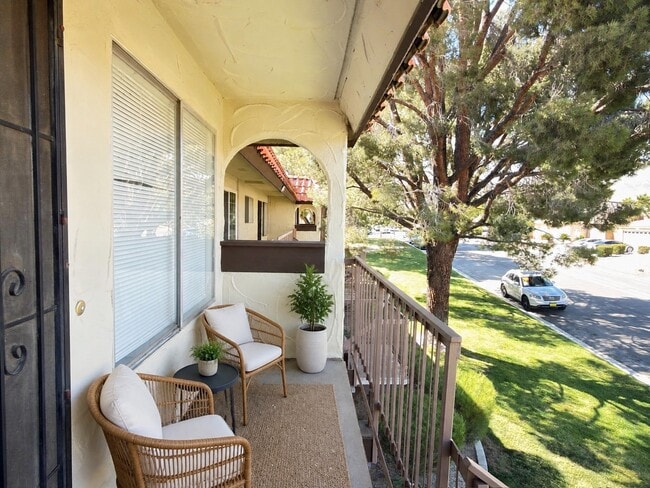 Foto del edificio - 9647 Spyglass Ave
