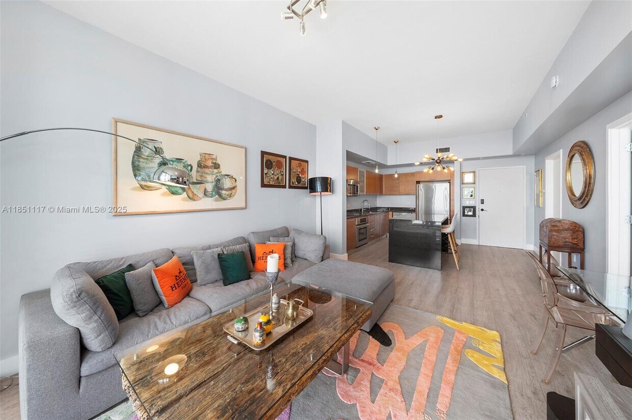 Foto principal - 3470 E Coast Ave