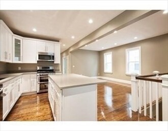 Foto del edificio - 686 E 8th St