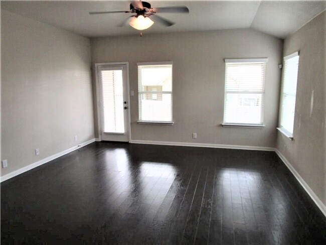 Foto del edificio - 1817 Slate Creek Dr