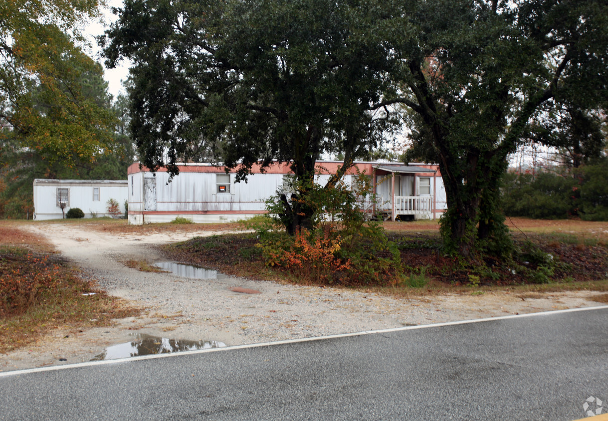 Building Photo - Robinson Mobile Home Park