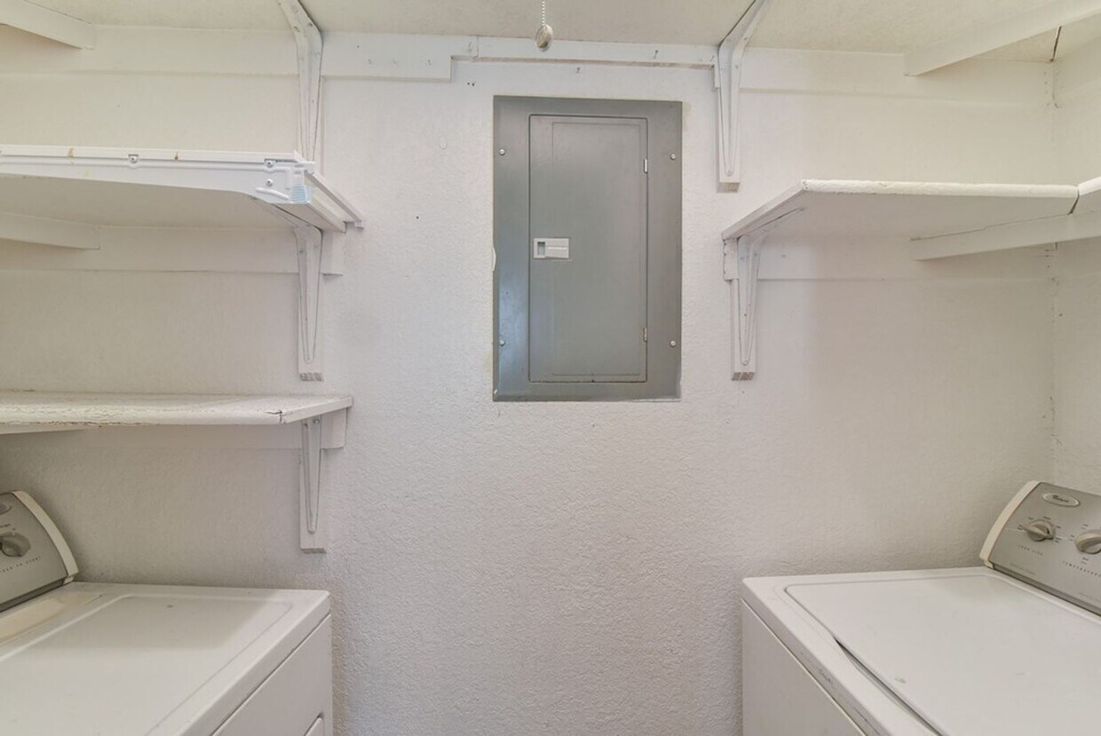Foto principal - Affordable 2 bedroom in North Arlington