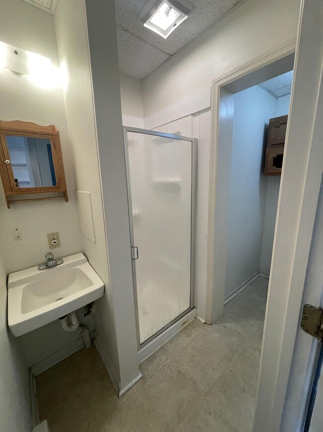 Building Photo - 416 E 2nd St