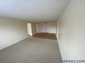 Building Photo - 10 Totman Dr