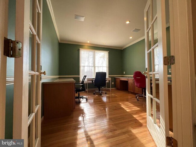 Building Photo - 12701 Autumn Crest Dr