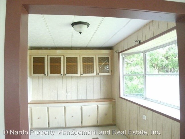 Building Photo - 2 br, 1 bath House - 2039 Hickorywood Dr