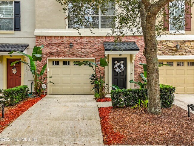 Foto del edificio - 4590 Capital Dome Dr