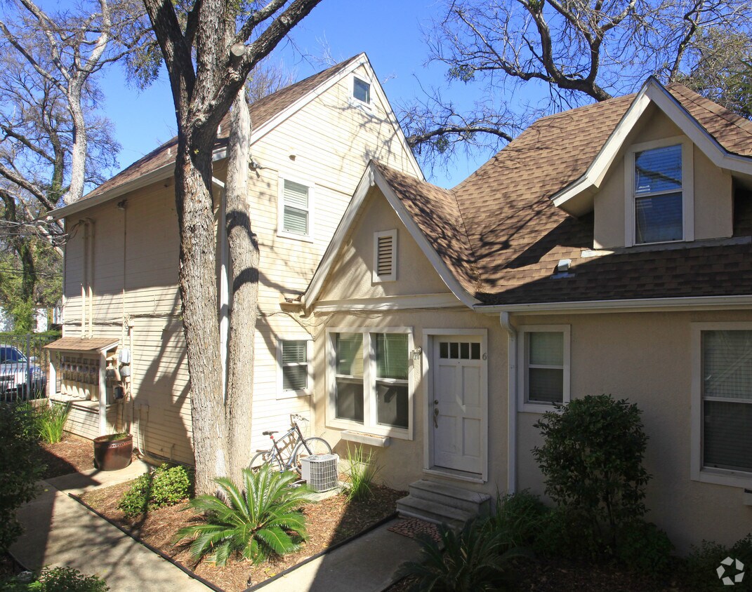 Building Photo - The Cottages Apartments