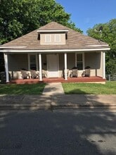 Building Photo - 508 N Jackson Ave Building Photo - 508 N Jackson Ave