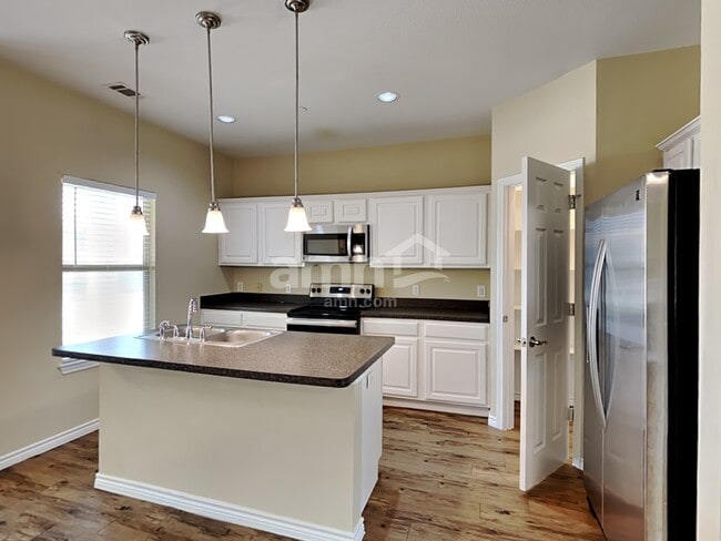 Building Photo - 5400 Galante Ln