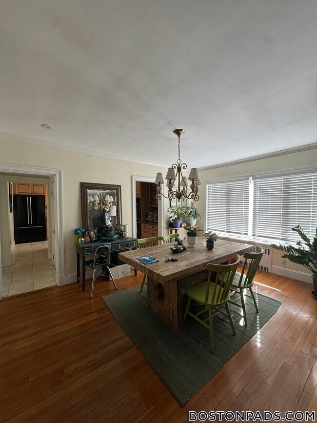 Foto del edificio - 883 Fellsway