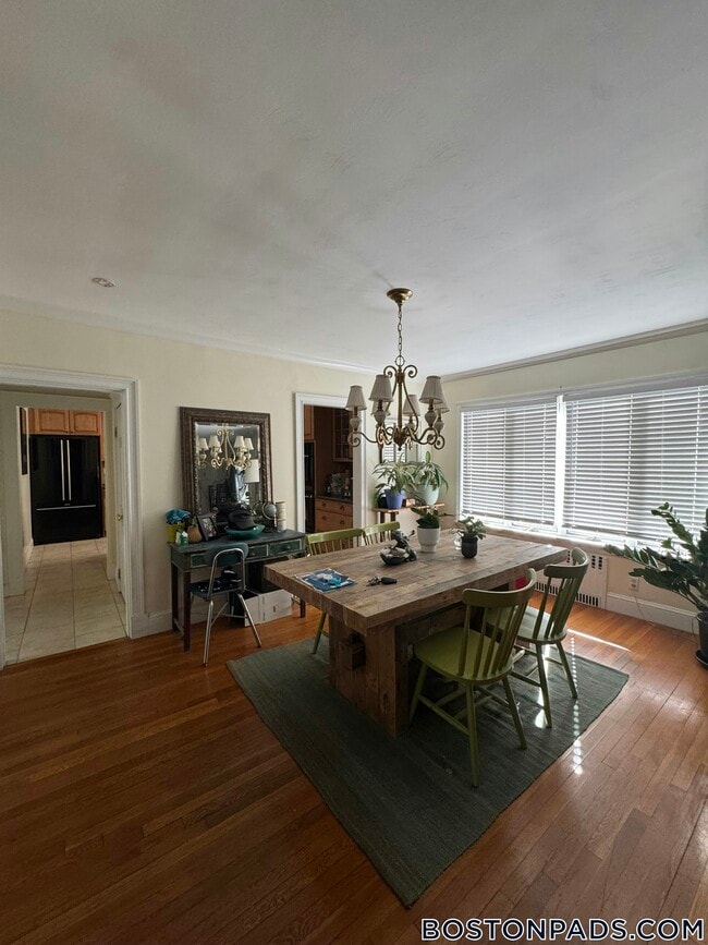 Building Photo - 883 Fellsway