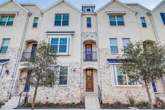 Building Photo - 2455 Morningside Dr