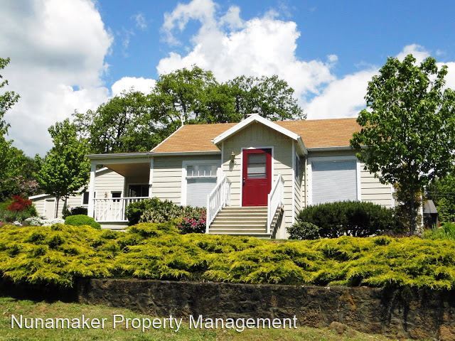 Primary Photo - 2 br, 2 bath House - 140 SE Oak Street