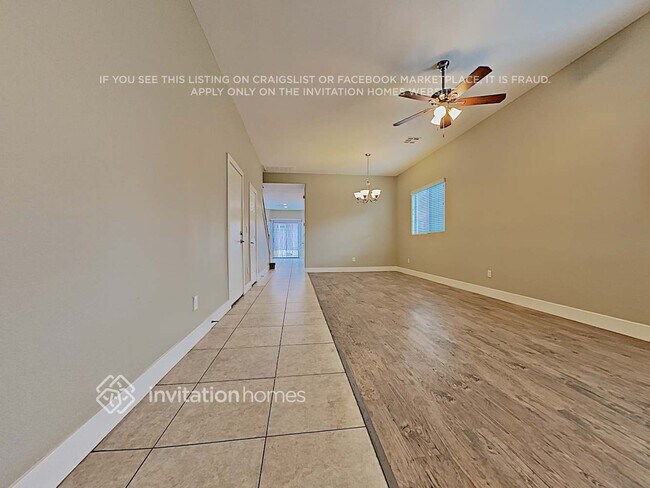 Foto del edificio - 4832 Teal Petals St