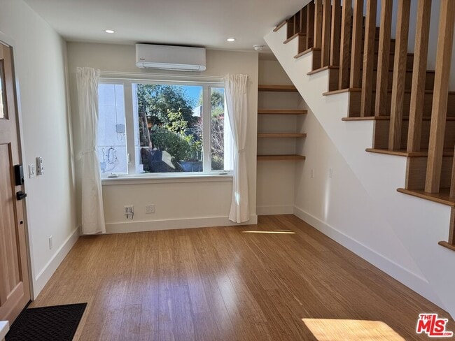 Building Photo - 5022 E Mountain View Dr