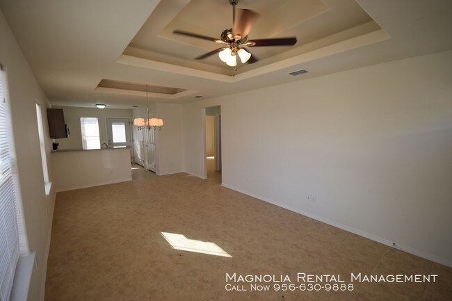 Building Photo - Tulipan Villas Apartments