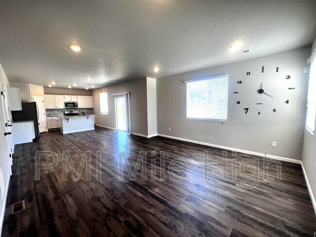 Building Photo - 6220 Sherwood Ave