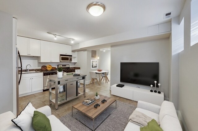 Foto del edificio - 320 W Evergreen Ave