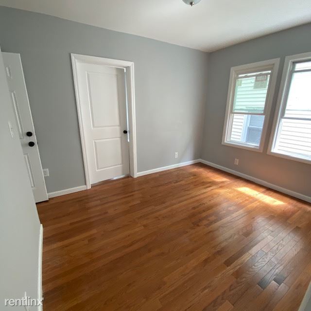 Building Photo - 3 br, 1 bath Duplex - 285 North Day Street 2