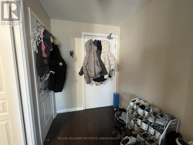 Building Photo - 352 Front St W