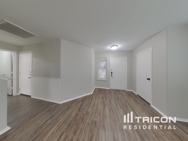 Building Photo - 19010 Sunburst View Dr