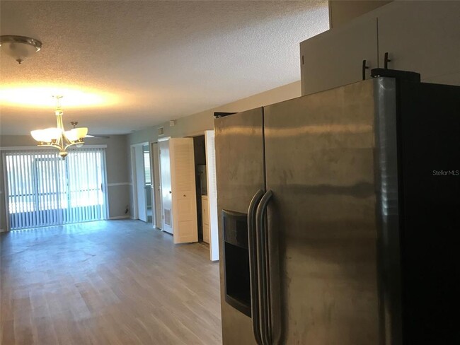 Building Photo - 313 Dirksen Dr