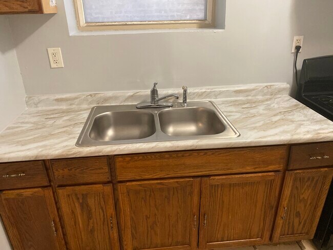 Building Photo - 8045 S Maryland Ave