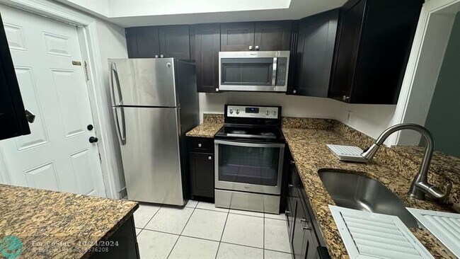 Foto del edificio - 4061 NW 9th Ave