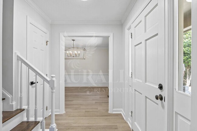 Building Photo - 623 Elmwood Ct